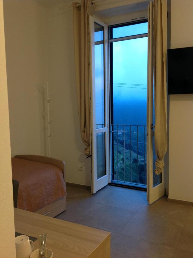 Affittacamereirosmarini Vernazza Buitenkant foto